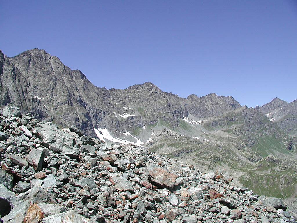 知っておいてソンはない！一人で行く山とキャンプのためのおはなし