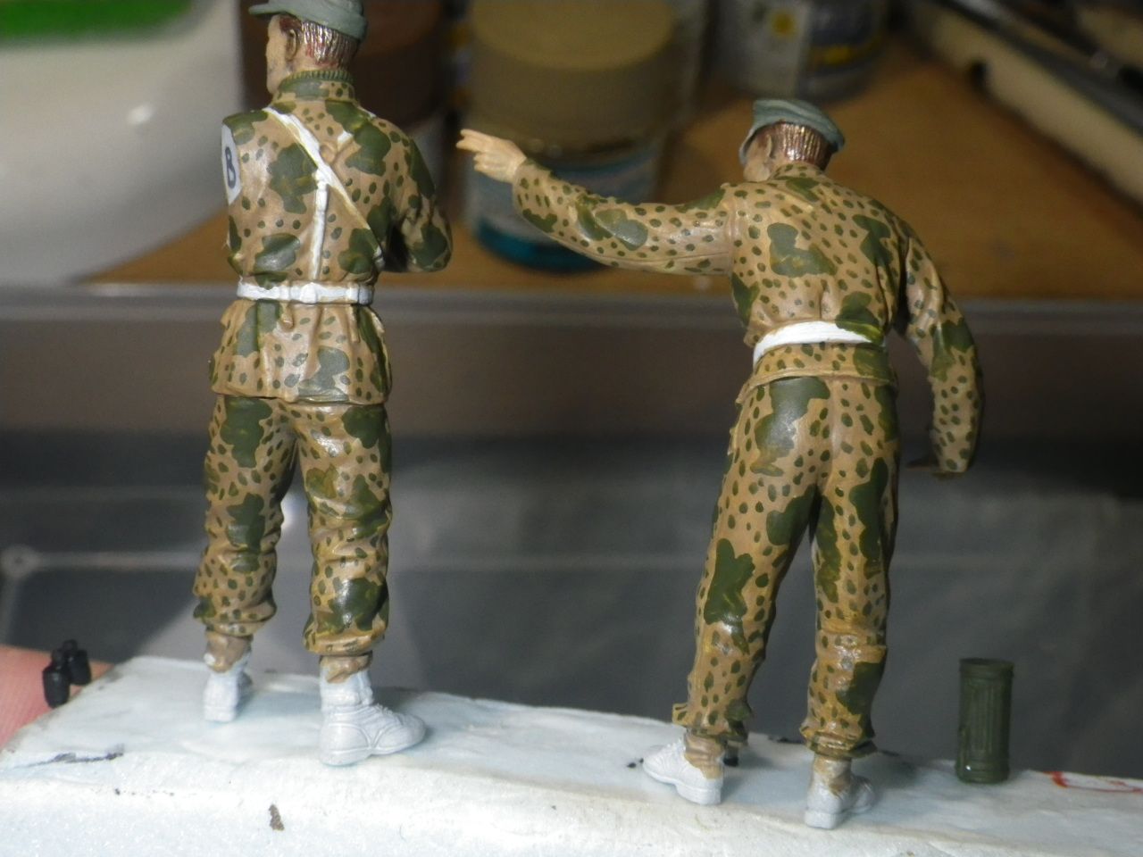 ﾄﾞﾗｺﾞﾝ 1/35 ドイツ軍 第5SS装甲師団 ｳﾞｨｰｷﾝｸﾞ 偵察部隊製作④
