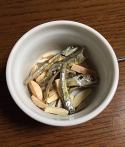 小魚アーモンド4
