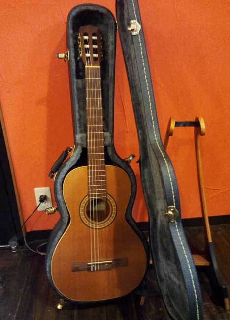 La Patrie ＭＯＴＩＦ カナダ製 （パ－ラ－・サイズのクラシックギター