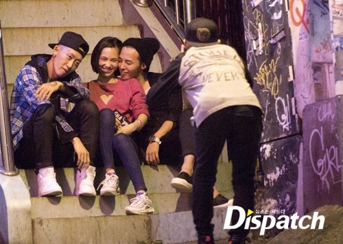 1 最強パパラッチ Dispatchついに載っちゃったね 深夜の親密なスキンシップ だと笑 ジヨンとキコちゃんの証拠写真が シンガポールからkpop Yg大好き 限定 ブログ 楽天ブログ