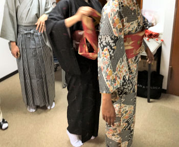 背伸び