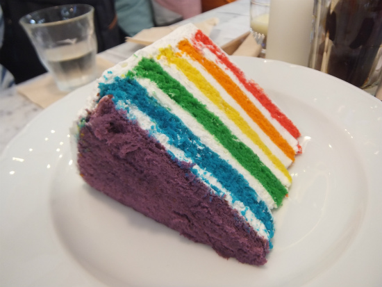カラフルなレインボーケーキが人気のカフェ 西面 サランヘヨ韓国 楽天ブログ