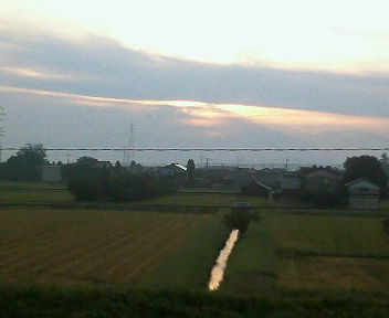 2012.9.22 秋分の日の日の出は雲に隠れて観測できませんでした