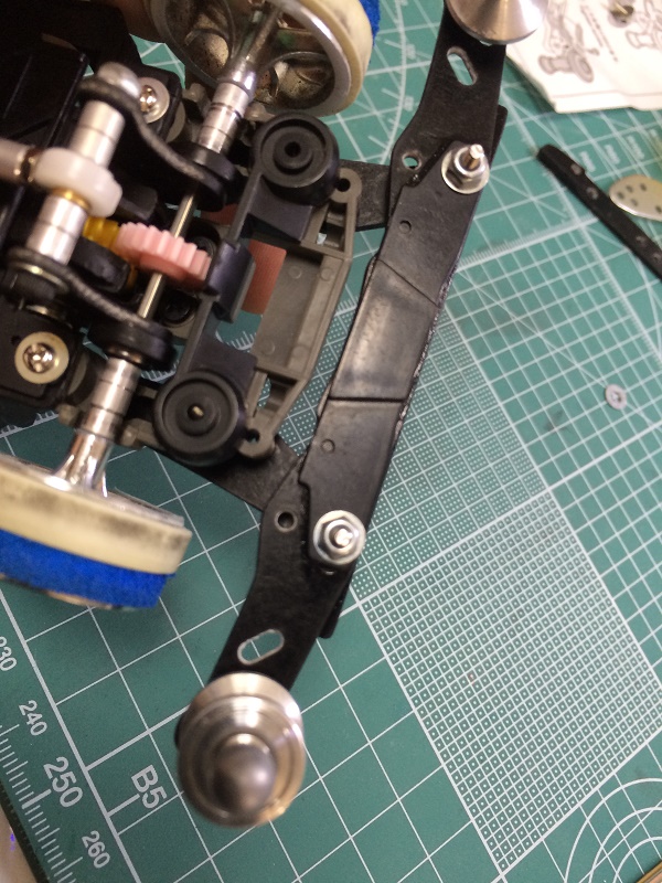 ミニ四駆　自作スライドダンパー　完成品 ミニ四駆】新マシン制作開始！ぬるっと動く自作スラダン！ - YouTube