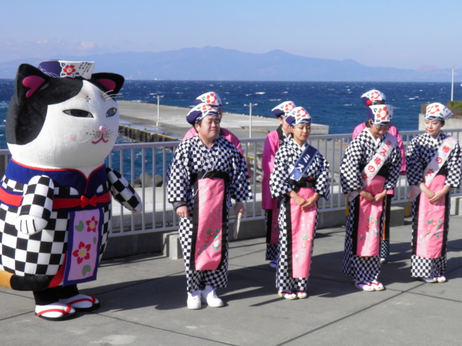 あんこさん（島娘）とあんこ猫大島で | 伊豆大島木村五郎・農民美術（あんこ人形）資料館 - 楽天ブログ