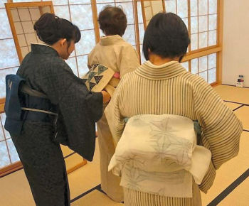 後ろ