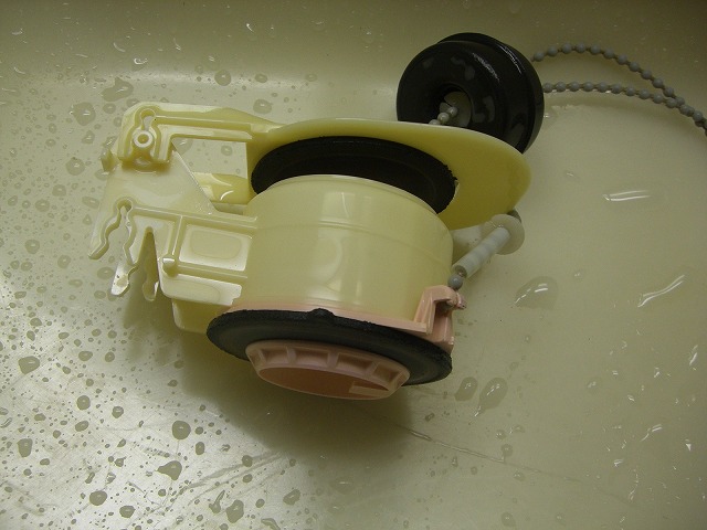 TOTO ロータンク（SH381BA)の玉鎖が切れた！ ぷっつんレオン 楽天ブログ