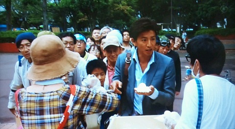 20121102用炊き出しに並ぶ二三男.JPG