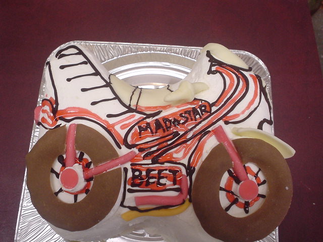 今日の１コマは 今日はバイクの日でバイクの ケーキを作る パティシエ かわた日記 3d ケーキ職人 バースデーケーキ 誕生日ケーキ キャラクター ケーキ