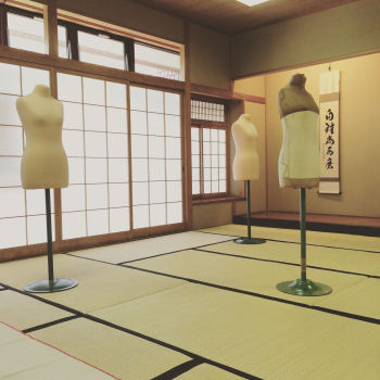 会場