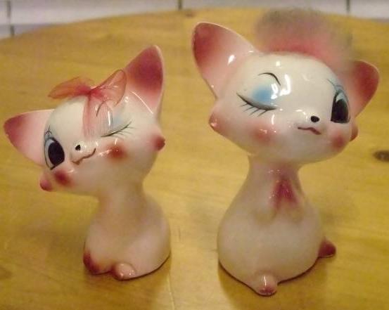 内藤ルネ 陶器 ピンクの可愛い姉妹 猫 ペア置物 昭和レトロ | 骨董 
