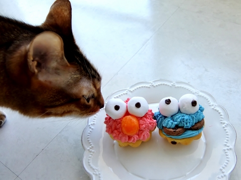 エルモ クッキーモンスターのカップケーキ マフィン 猫 と 買い物 と Dme 楽天ブログ