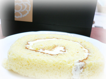 湯布院ロールケーキ