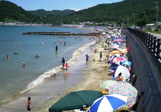 満員の産湯海水浴場 | タカ君のブログ - 楽天ブログ