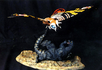 CLASH OF GODZILLA モスラvsゴジライノウエアーツガレージキット