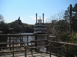難民船
