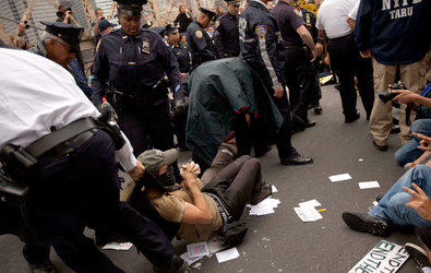 20111002_PROTEST_337-slide-GZLR-sfSpan.jpg