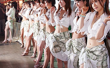 コンパニオン 8.jpg