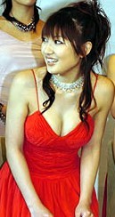 熊田曜子セクシードレスで登場