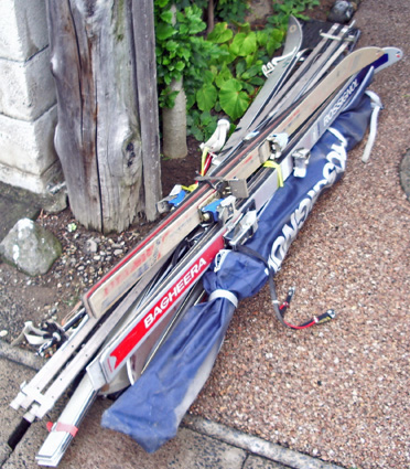 年前のスキー板をようやく捨てました 安く建てる情報 楽天ブログ