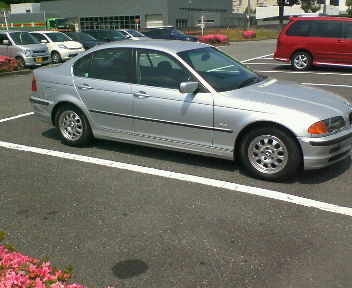 BMW323 1