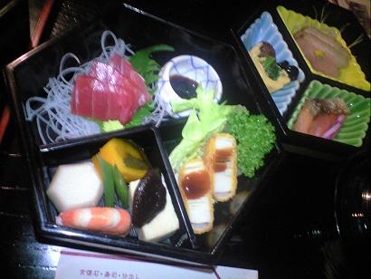 三段弁当.JPG