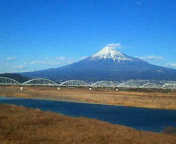雲ひとつない快晴、富士山がきれいでした。