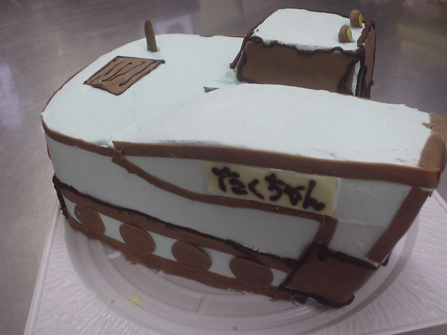 ショベルカーのケーキです モーニング おやじ こと パティシエ かわた日記 オーダー立体ケーキ 鳥取砂丘マーブル 楽天ブログ