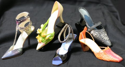 Just The Right Shoe (右足だけのミニチュアシューズ)