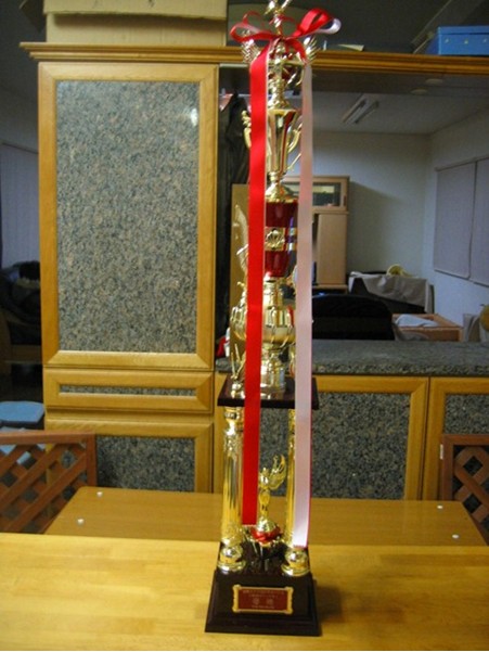 優勝トロフィー.jpg