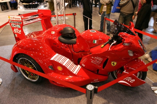 こんなの欲しい！フェラーリ仕様の三輪ハヤブサ | 輸入車天国 - 楽天ブログ