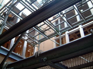サッシ2F_2(07.09.05).jpg