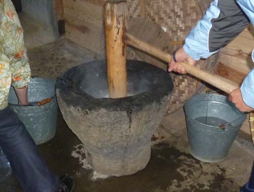 石臼で餅つきをしてきました。 | 幸せの積み木 - 楽天ブログ