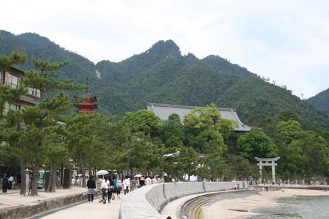 厳島神社への道（２００７年６月９日）