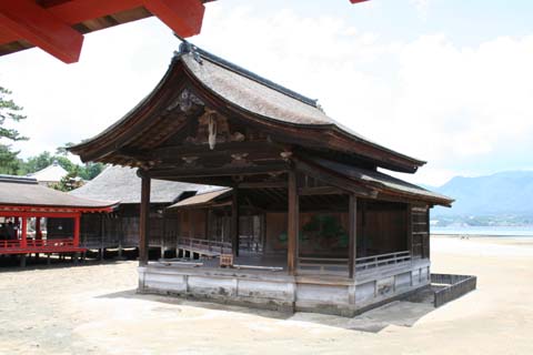 厳島神社能舞台（２００７年６月９日）