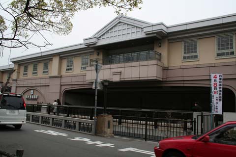 阪神・香櫨園駅南側（２００７年４月８日）