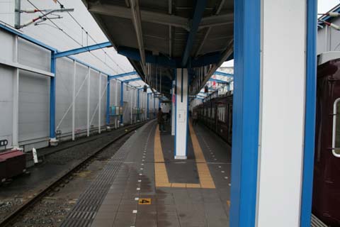 阪急伊丹線・伊丹駅・ホーム（２００７年４月２２日）