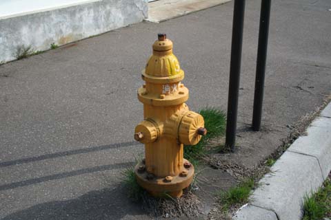 函館市の消火栓（２００７年５月５日）