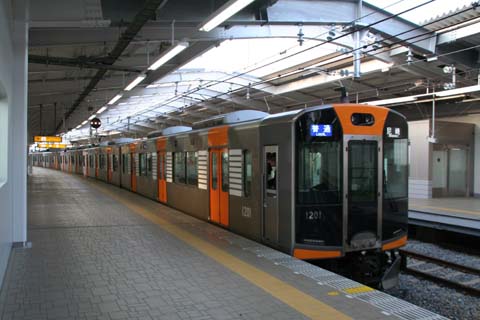 阪神・西大阪線・西九条駅・２番線ホーム（２００９年３月８日）