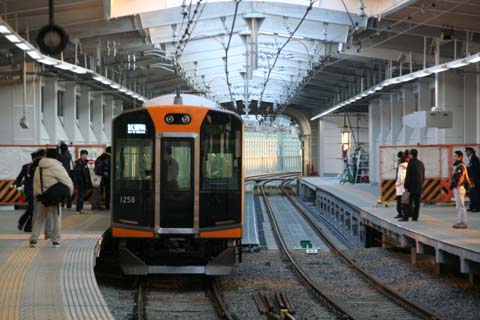 阪神・西大阪線・西九条駅・１番線ホーム（２００９年１月２５日）