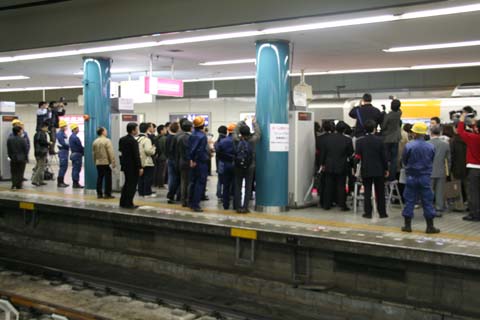 阪神・阪神なんば線・大阪難波駅・普通奈良行１番電車（２００９年３月２０日）