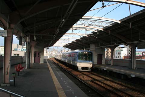 阪神・西大阪線・千鳥橋駅ホーム（２００６年８月２０日）