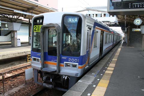 南海・２０００系・和歌山市駅（２００７年８月１３日）