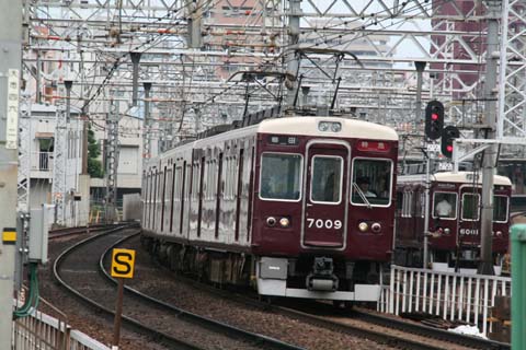 阪急・神戸本線・十三駅付近（２００９年６月６日）