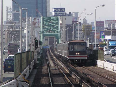 大阪市営地下鉄・御堂筋線・西中島南方（２００４年４月２４日）