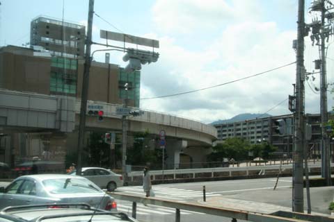 阪神バス・六甲ライナー立体交差（２００９年８月２日）