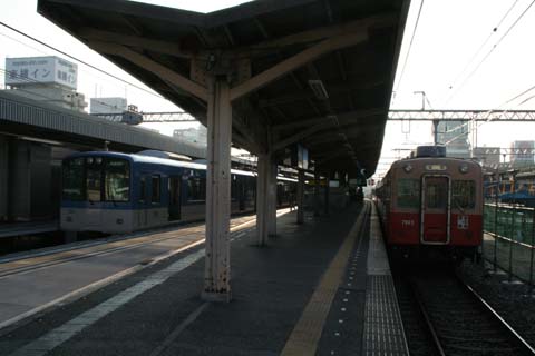 阪神・西大阪線・尼崎駅・４番５番線（２００７年８月５日）