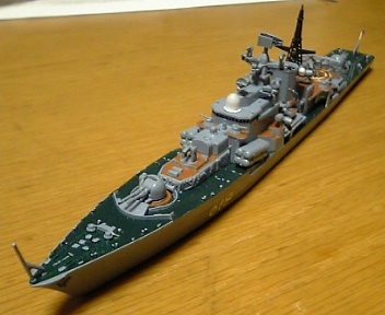 ソ連海軍 ミサイル駆逐艦クリヴァクⅡ型 1/700ジオラマ完成品-