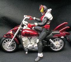 仮面ライダーキバ フィギュア＆バイク | お気楽ハリケーン～徐々に通常